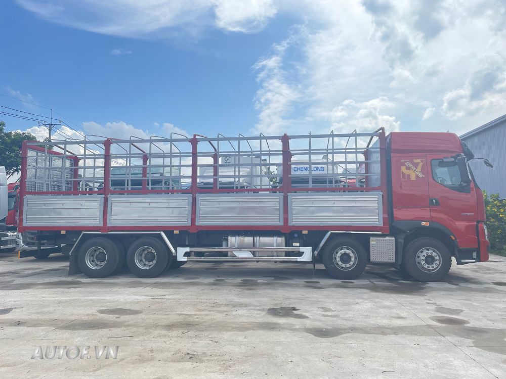 Xe tải ChengLong 4 chân H7 400HP thùng 9m7 cao 2m53