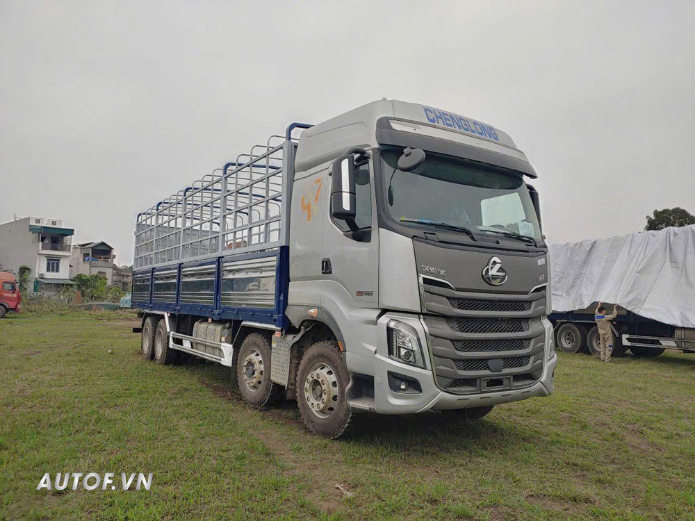 Xe tải ChengLong 4 chân H7 400HP thùng 9m7 cao 2m53