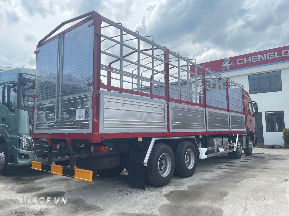 Xe tải ChengLong 4 chân H7 400HP thùng 9m7 cao 2m53